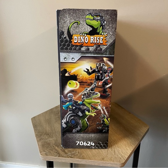 PLAYMOBIL NEW IN BOX 70624 Dino Rise T-Rex Battle of the Giants - Picture 7 of 9